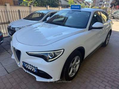 Alfa Romeo Stelvio 2.2 Turbodiesel 190 CV AT8 Q4 Business Bianco usata Sesto San Giovanni