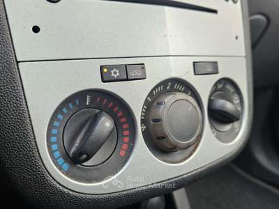 Opel Corsa Corsa IV 2006 3p 1.2 Sport usata Milano