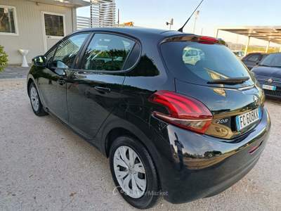 Peugeot 208 5 porte Active Nero usata Altamura