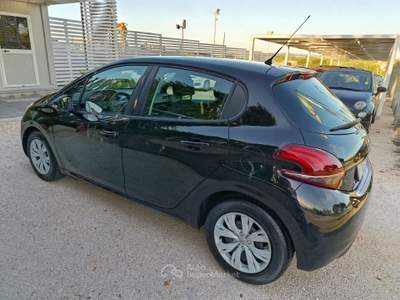 Peugeot 208 5 porte Active Nero usata Altamura