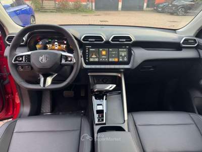 MG ZS 1.5 FullHybrid+ 197CV LUXURY Rosso usata Milano