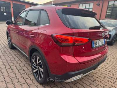 MG ZS 1.5 FullHybrid+ 197CV LUXURY Rosso usata Milano
