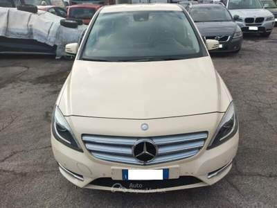 Mercedes-Benz Classe B B 180 CDI BlueEFFICIENCY Executive Beige usata Ferrara
