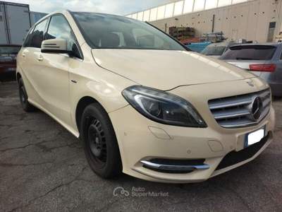 Mercedes-Benz Classe B B 180 CDI BlueEFFICIENCY Executive Beige usata Ferrara