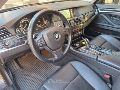 BMW Serie 5 525d 525 525d xDrive Touring Nero usata Castellana Grotte