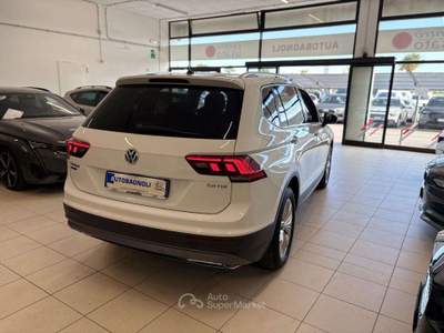 Volkswagen Tiguan Allspace BUSINESS 2.0 TDI SCR DSG 7 posti UNICO PR. Bianco usata Bagnaria Arsa