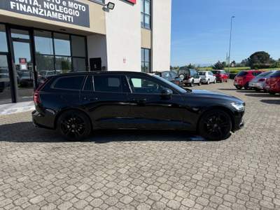 Volvo V60 Geartronic R-design Nero usata Calestano