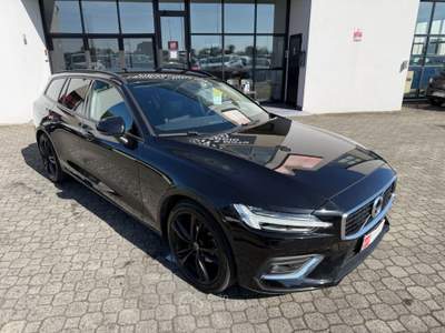Volvo V60 Geartronic R-design Nero usata Calestano