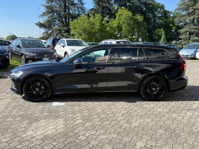 Volvo V60 Geartronic R-design Nero usata Calestano