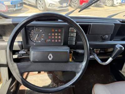 Renault 4 R4 Bianco usata Pignataro Maggiore