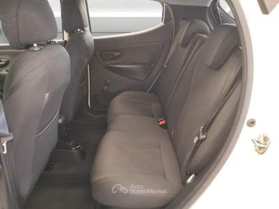 Lancia Ypsilon Ypsilon 1.2 69 CV 5 porte S&S Gold Bianco usata Prato