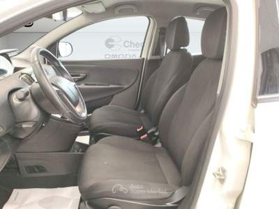 Lancia Ypsilon Ypsilon 1.2 69 CV 5 porte S&S Gold Bianco usata Prato
