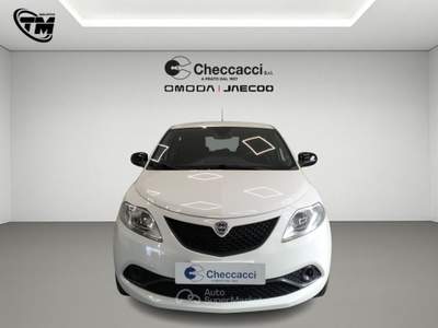 Lancia Ypsilon Ypsilon 1.2 69 CV 5 porte S&S Gold Bianco usata Prato