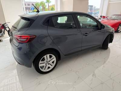 Renault Clio Blue dCi 100 CV 5 porte Evolution Grigio usata MASSAFRA