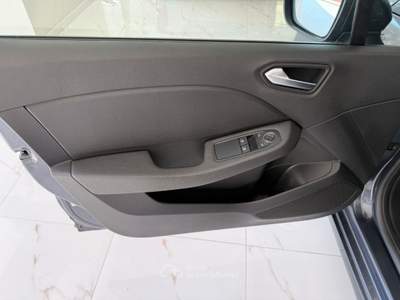 Renault Clio Blue dCi 100 CV 5 porte Evolution Grigio usata MASSAFRA