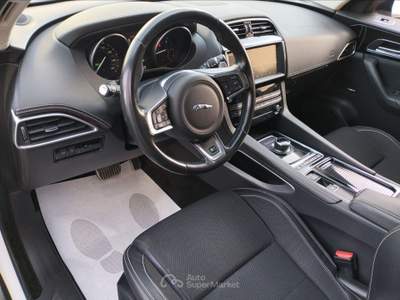 Jaguar F-Pace F-Pace 2.0 D 180 CV AWD aut. R-Sport Bianco usata Prato