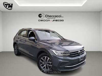 Volkswagen Tiguan Tiguan 2.0 TDI 150 CV SCR DSG Life Grigio usata Prato