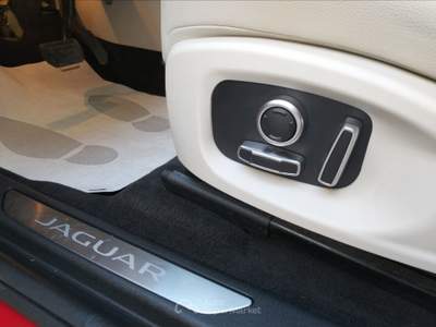 Jaguar E-Pace E-Pace 2.0D I4 204 CV AWD Auto Rosso usata Prato