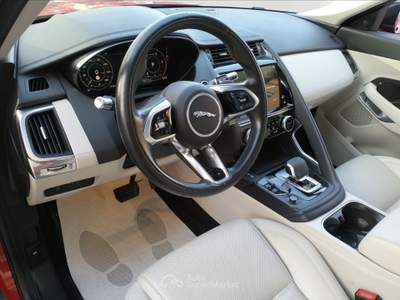 Jaguar E-Pace E-Pace 2.0D I4 204 CV AWD Auto Rosso usata Prato