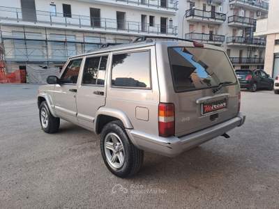 Jeep Cherokee Jeep Cherokee 2.5 Turbo Diesel 2000 ASI usata Ceglie Messapica