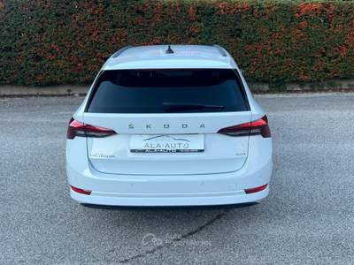 Skoda Octavia SCOUT 4X4 Bianco usata Ala