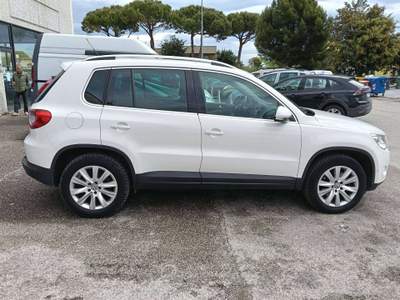 Volkswagen Tiguan SPORT & STYLE/PDC PLUS/4 MOTION/CERCHI 17/PACK PORTAOGGETTI/BRACCIOLO/KLIMA BI-ZONA/BC/CAMBIO 6M/NO FUMATORI/TAGLIANDI VW Bianco usata Fano