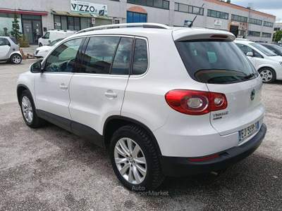 Volkswagen Tiguan SPORT & STYLE/PDC PLUS/4 MOTION/CERCHI 17/PACK PORTAOGGETTI/BRACCIOLO/KLIMA BI-ZONA/BC/CAMBIO 6M/NO FUMATORI/TAGLIANDI VW Bianco usata Fano