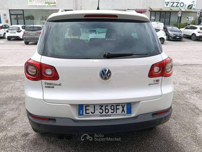 Volkswagen Tiguan SPORT & STYLE/PDC PLUS/4 MOTION/CERCHI 17/PACK PORTAOGGETTI/BRACCIOLO/KLIMA BI-ZONA/BC/CAMBIO 6M/NO FUMATORI/TAGLIANDI VW Bianco usata Fano