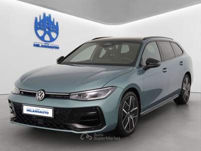 Volkswagen Passat 2.0 TSI DSG 4MOTION R-LINE 265CV *360+TETTO+MATRIX* ONLY PROMO Verde usata Cologno Monzese