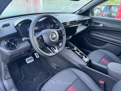 Alfa Romeo Junior 1.2cc Hybrid 145cv eDCT6 Speciale Grigio usata Pozzuoli