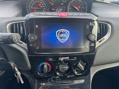 Lancia Ypsilon 1.0cc 70cv S&S Hybrid Gold Nero usata Pozzuoli