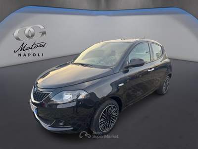Lancia Ypsilon 1.0cc 70cv S&S Hybrid Gold Nero usata Pozzuoli
