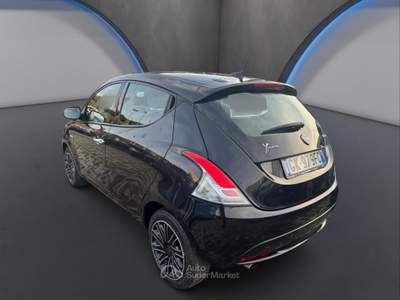 Lancia Ypsilon 1.0cc 70cv S&S Hybrid Gold Nero usata Pozzuoli