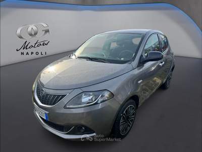 Lancia Ypsilon 1.0cc 70cv S&S Hybrid Gold Grigio usata Pozzuoli