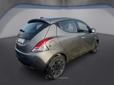 Lancia Ypsilon 1.0cc 70cv S&S Hybrid Gold Grigio usata Pozzuoli