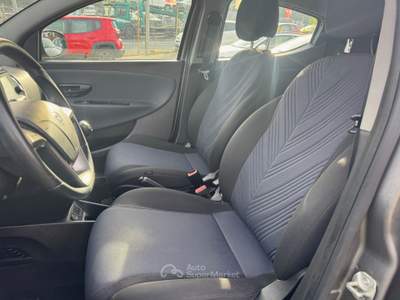 Lancia Ypsilon 1.0cc 70cv S&S Hybrid Gold Grigio usata Pozzuoli