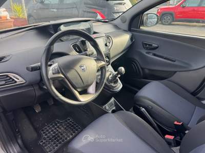 Lancia Ypsilon 1.0cc 70cv S&S Hybrid Gold Grigio usata Pozzuoli