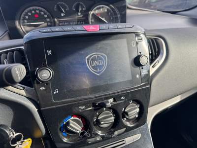 Lancia Ypsilon 1.0cc 70cv S&S Hybrid Gold Blu/Azzurro usata Pozzuoli