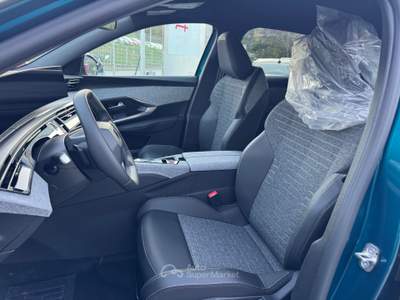 Peugeot 3008 1.2cc HYBRID 145cv E-DCS6 ALLURE Blu/Azzurro usata Pozzuoli