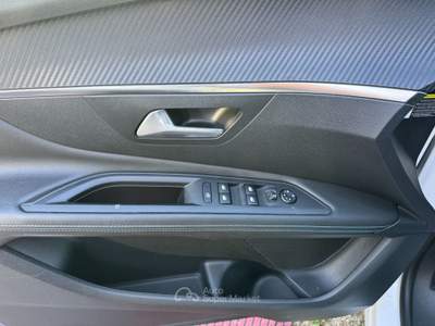 Peugeot 3008 1.5cc BlueHDi 130cv S&S EAT8 Allure Pack + Block Shaft Bianco usata Pozzuoli