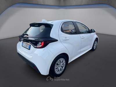 Toyota Yaris 1.5cc HEV Full Hybrid 116cv Active Bianco usata Pozzuoli