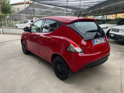 Lancia Ypsilon Ypsilon 1.2 Ecochic GPL Rosso usata Sassano