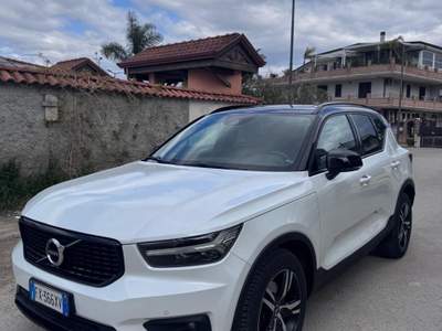 Volvo XC40 Unico proprietario non fumatore usata Carinaro