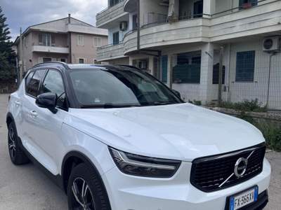 Volvo XC40 Unico proprietario non fumatore usata Carinaro