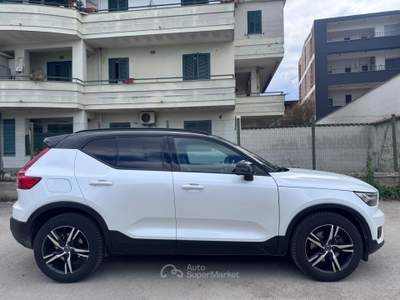 Volvo XC40 Unico proprietario non fumatore usata Carinaro