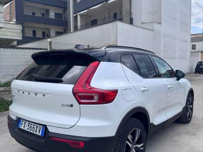 Volvo XC40 Unico proprietario non fumatore usata Carinaro
