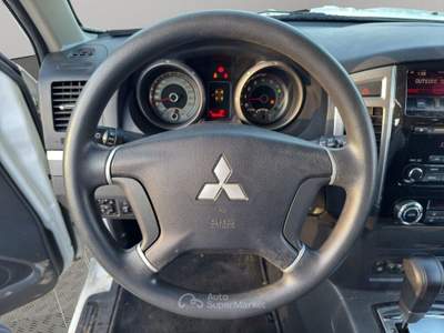Mitsubishi Pajero 3.2 100th Auto Bianco usata Roma