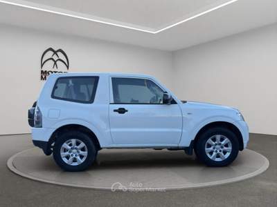 Mitsubishi Pajero 3.2 100th Auto Bianco usata Roma