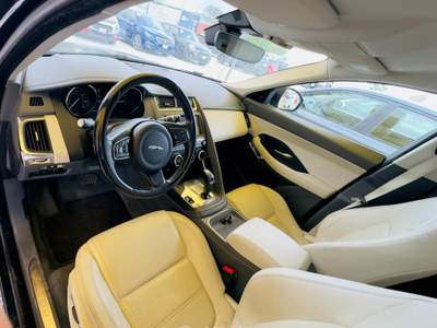 Jaguar E-Pace AWD aut. HSE Nero usata Massarosa