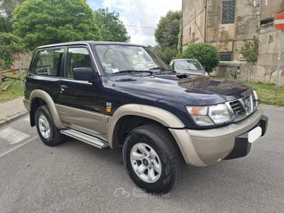 Nissan Patrol GR SE Blu/Azzurro usata Calci